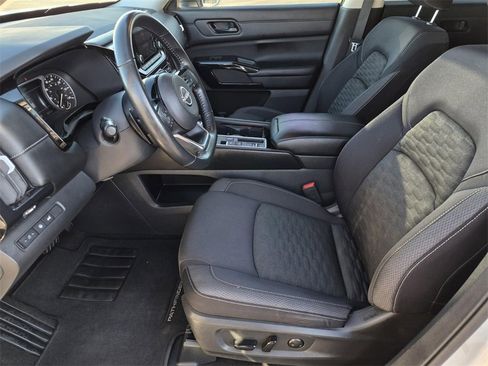 Used 2023 Nissan Pathfinder SV w/ SV Premium Package image 30