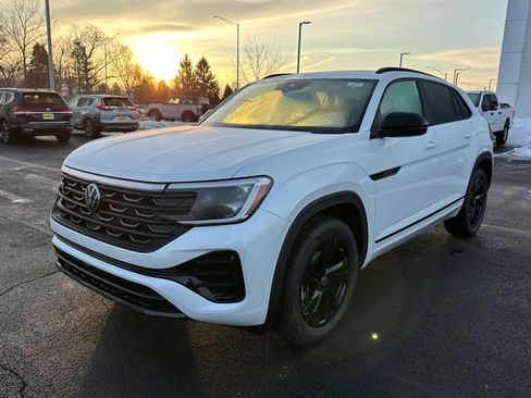 New 2026 Volkswagen Atlas Cross Sport SEL R-Line image 3