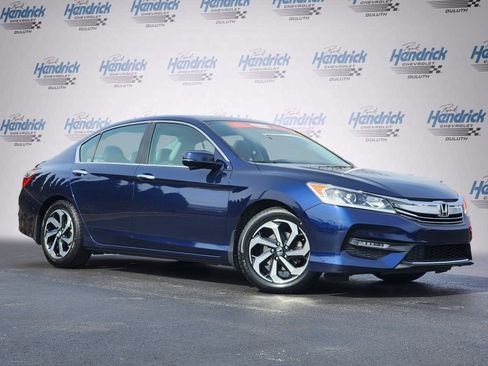 Used 2017 Honda Accord EX-L image 2