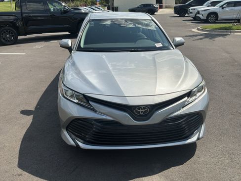 Used 2020 Toyota Camry LE FWD image 3