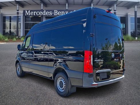 Used 2023 Mercedes-Benz Sprinter 2500 image 4