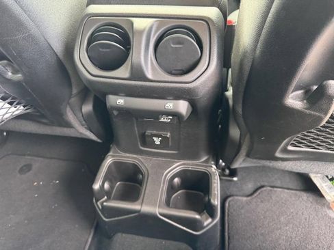 Used 2026 Jeep Gladiator Rubicon AWD/4WD image 16