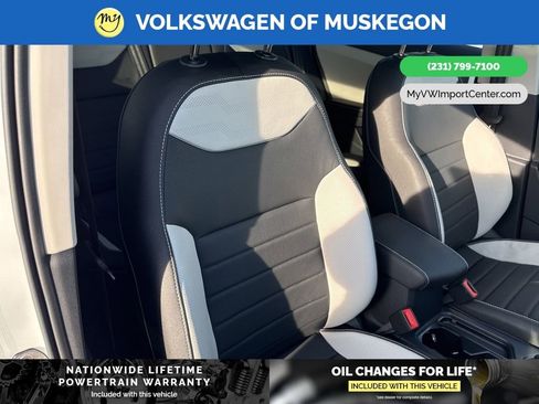 New 2026 Volkswagen Taos SEL image 27