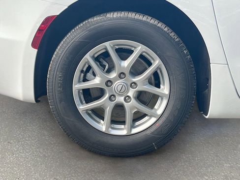 New 2026 Chrysler Pacifica Select FWD image 27