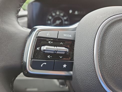 Used 2024 Kia Carnival SX FWD image 25