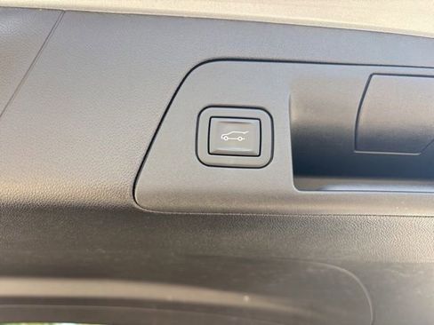 Used 2023 Buick Envision Essence FWD image 34