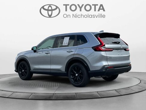 Used 2025 Honda CR-V EX image 3