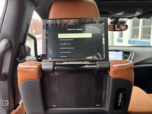 New 2026 Chrysler Pacifica Pinnacle image 28