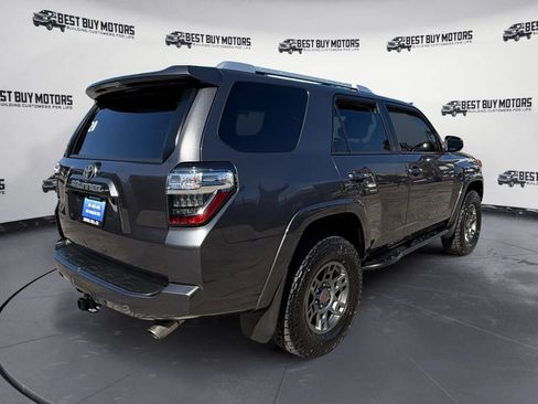 Used 2018 Toyota 4Runner SR5 AWD/4WD image 8