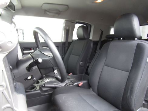 Used 2014 Toyota FJ Cruiser 4WD w/ Upgrade Package image 10