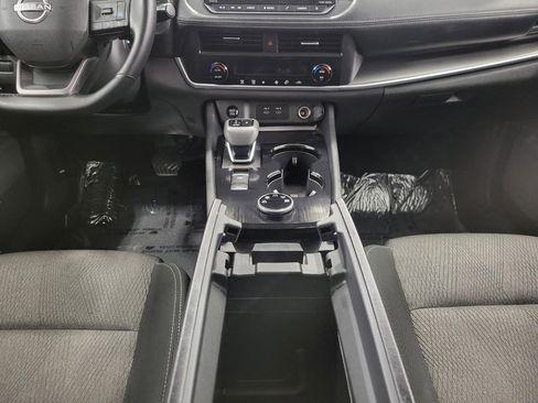 Used 2025 Nissan Rogue SV AWD/4WD image 18