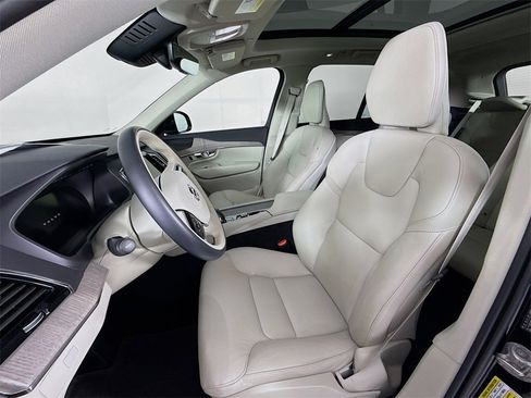 Used 2023 Volvo XC90 B6 Plus w/ Protection Package Premier image 5
