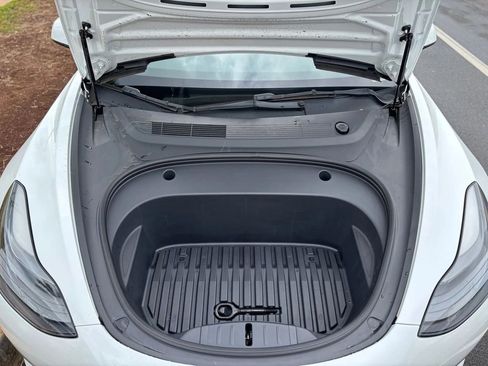 Used 2023 Tesla Model 3 Standard Range image 18