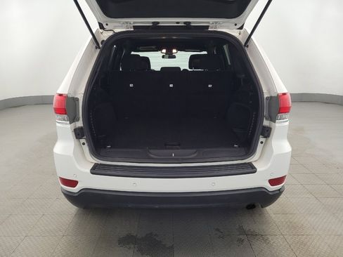 Used 2019 Jeep Grand Cherokee Laredo image 29
