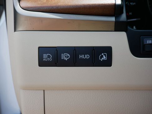 Used 2021 Lexus LX 570 4WD w/ Luxury Package image 33