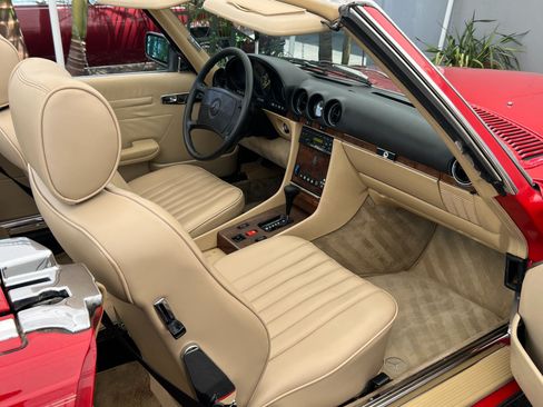 Used 1989 Mercedes-Benz 560 SL image 25