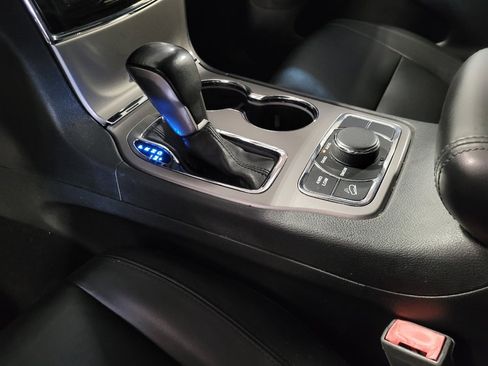 Used 2020 Jeep Grand Cherokee Limited w/ Trailer Tow Group IV image 26