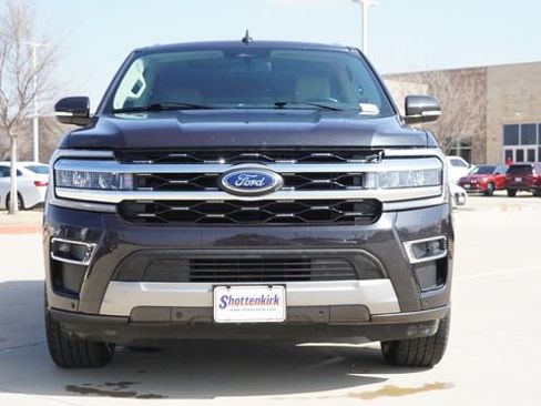 Used 2024 Ford Expedition Limited AWD/4WD image 2