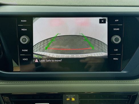 Used 2024 Volkswagen Taos SE FWD image 21