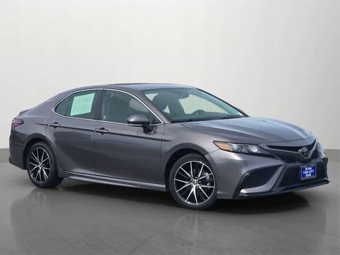 Used 2023 Toyota Camry SE image 8