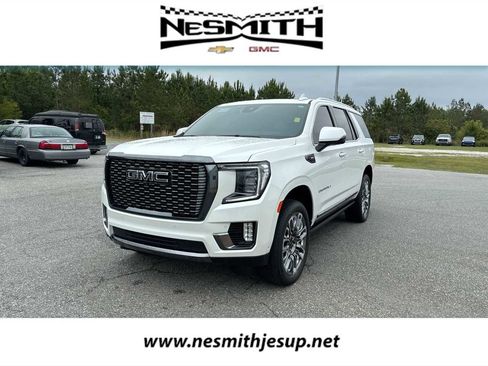 Used 2023 GMC Yukon Denali Ultimate AWD/4WD image 1