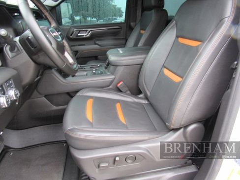 Used 2025 GMC Sierra 2500 AT4 AWD/4WD image 15