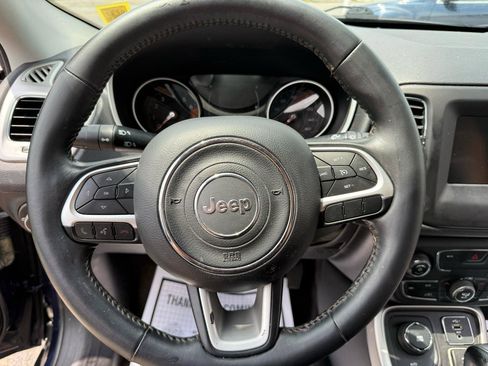 Used 2019 Jeep Compass Latitude AWD/4WD image 16