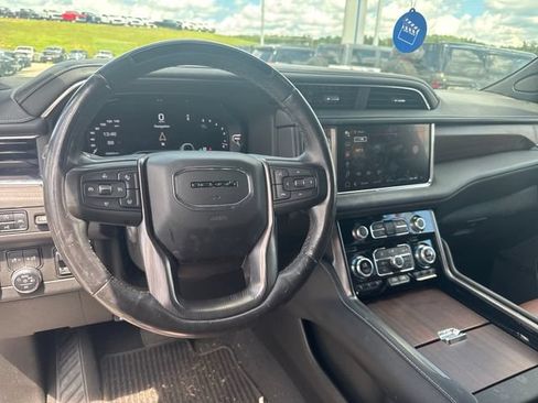 Used 2023 GMC Yukon XL Denali Ultimate w/ LPO, Floor Liner Package AWD/4WD image 10