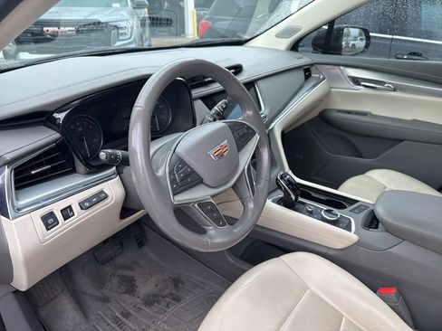 Used 2021 Cadillac XT5 Premium Luxury image 8