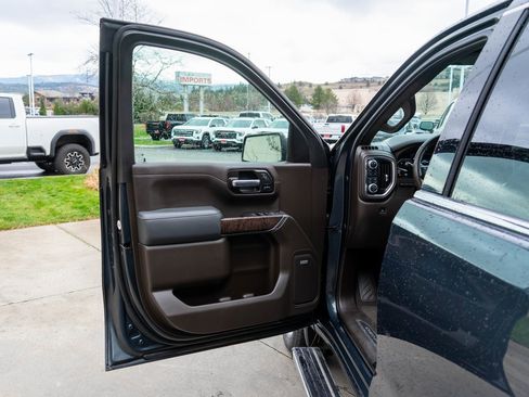 Used 2021 GMC Sierra 1500 Denali w/ Denali Ultimate Package image 18