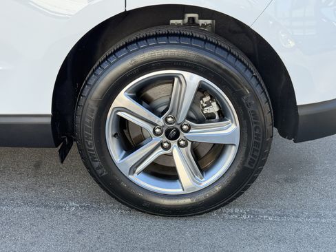 Certified 2023 Ford Edge SEL w/ Convenience Package AWD/4WD image 15