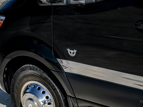 Used 2023 Mercedes-Benz Sprinter 3500 image 27