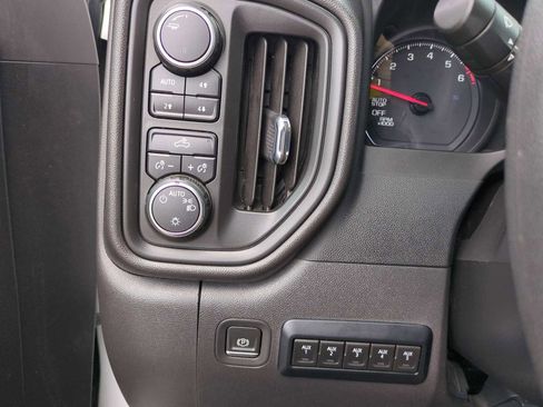 Used 2022 Chevrolet Silverado 1500 Custom Trail Boss image 17