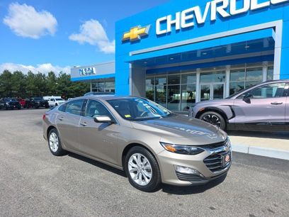 Used 2025 Chevrolet Malibu LT