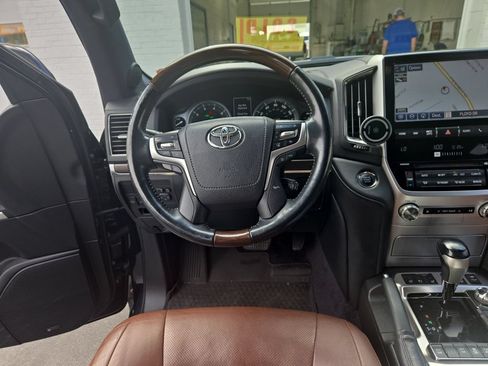 Used 2016 Toyota Land Cruiser AWD/4WD image 13