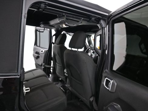 Used 2023 Jeep Gladiator Sport image 12