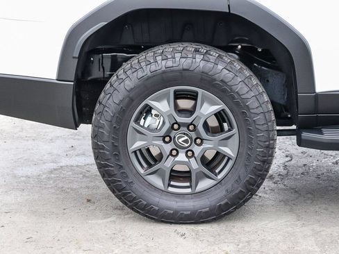 Used 2025 Lexus GX 550 AWD/4WD image 12