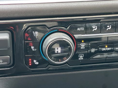 Used 2024 Chevrolet Silverado 3500 High Country w/ High Country Premium Package image 27