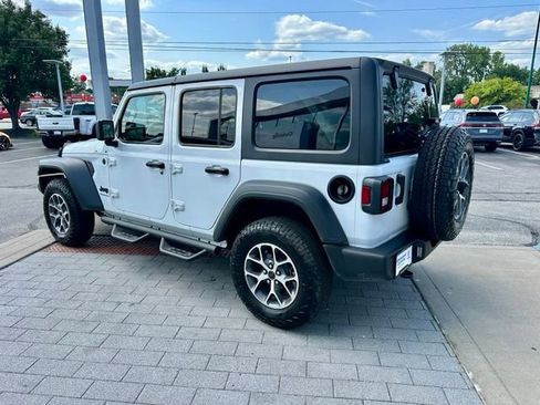 Used 2026 Jeep Wrangler Unlimited Sport AWD/4WD image 5