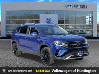 Used 2024 Volkswagen Taos SEL image 1