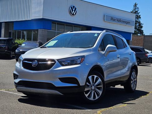Used 2018 Buick Encore Preferred FWD image 1