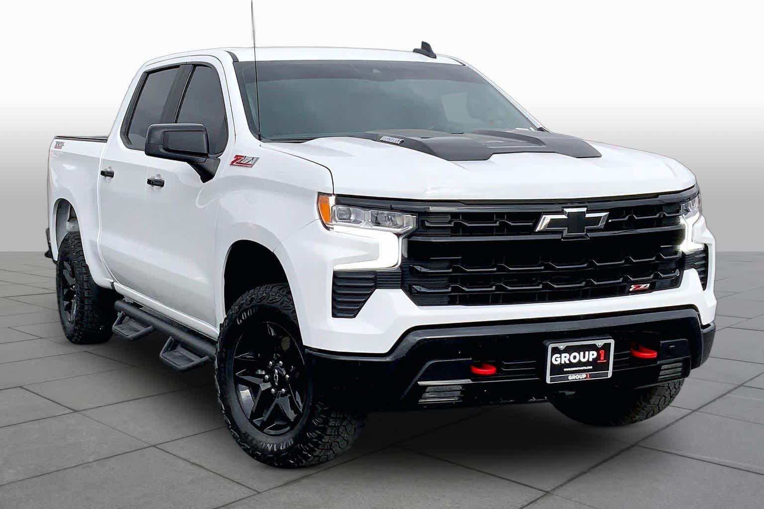 Used 2024 Chevrolet Silverado 1500 LT Trail Boss w/ Convenience Package II AWD/4WD image 3