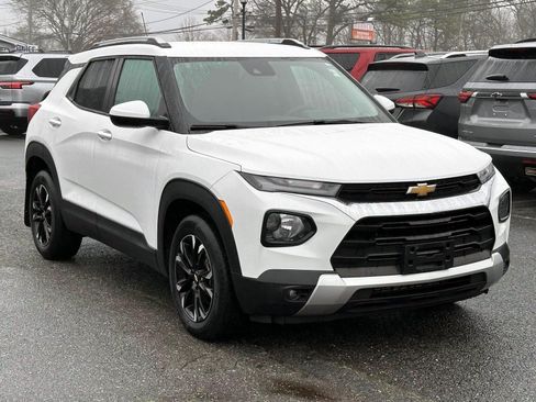 Used 2023 Chevrolet TrailBlazer LT FWD image 5