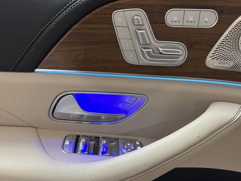 New 2026 Mercedes-Benz GLS 580 4MATIC image 13