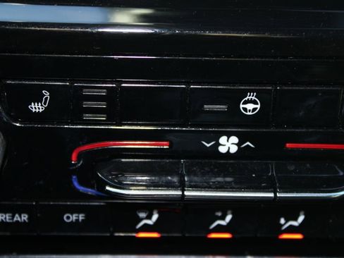 Used 2023 Jeep Grand Cherokee L Laredo image 47