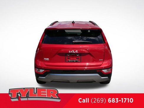 Used 2025 Kia Niro SX image 7