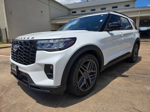 Certified 2025 Ford Explorer ST AWD/4WD image 1