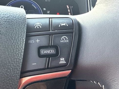 Used 2025 Toyota Camry SE FWD image 23