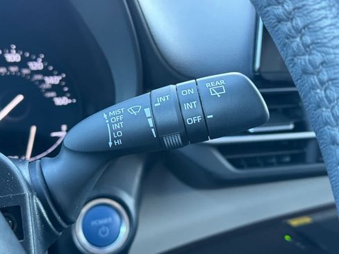 Used 2023 Toyota Sienna XLE image 21