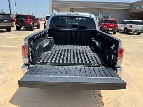 Used 2020 Toyota Tacoma TRD Off-Road AWD/4WD image 23